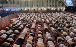 Bila Idul Fitri Hari Jumat, Masih Wajibkah Shalat Jumat?